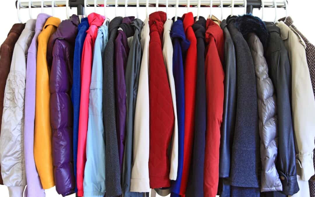 Como organizar as roupas no guarda roupa