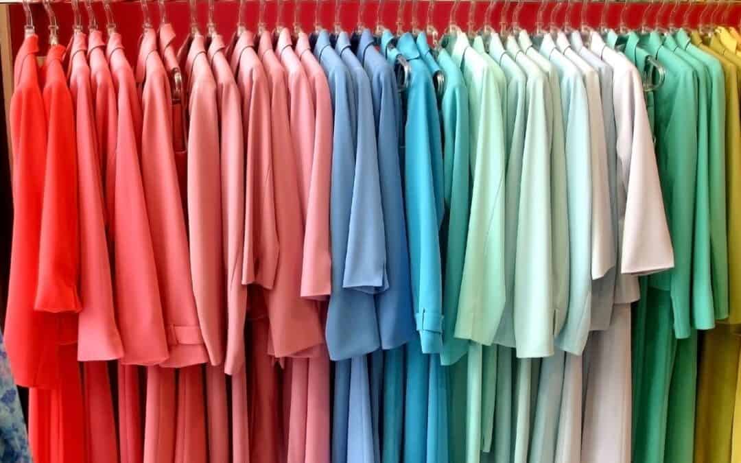Como tingir roupa colorida?