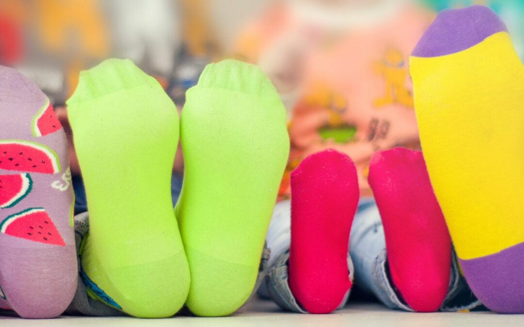 Como limpar meias sem estragar